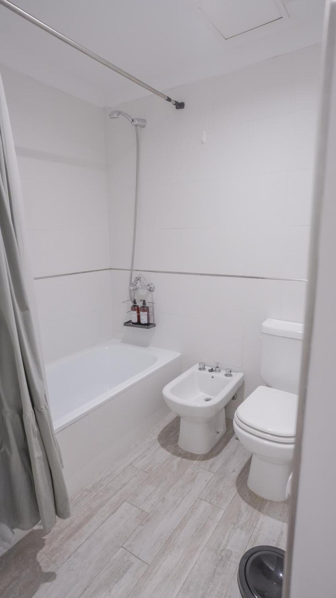 Amplio Monoambiente En Palermo Hollywood Con Piscina